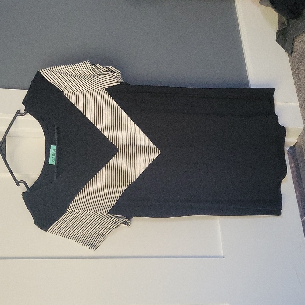 Black white T